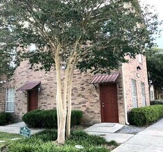 900 Dean Lee Dr in Zachary, LA - Building Photo - Building Photo