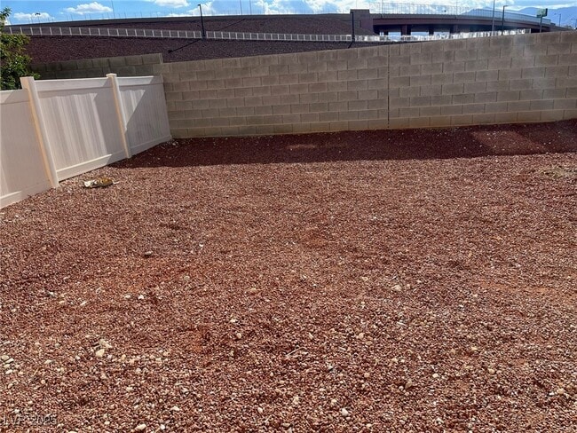 8037 Peaceful Village Pl in Las Vegas, NV - Building Photo - Building Photo