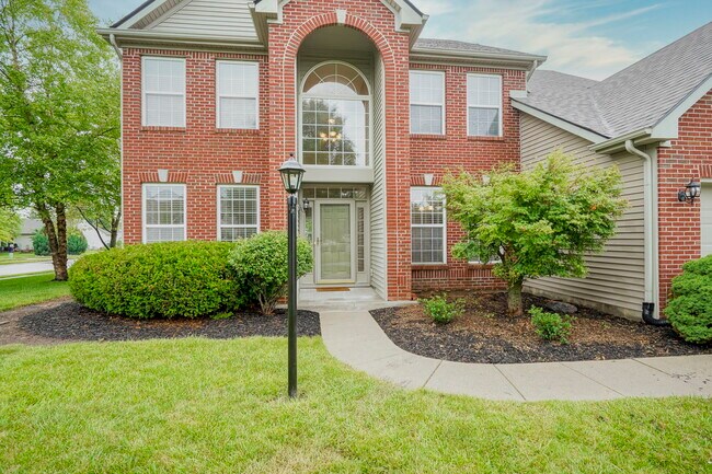 14170 Royalwood Dr in Fishers, IN - Building Photo - Building Photo