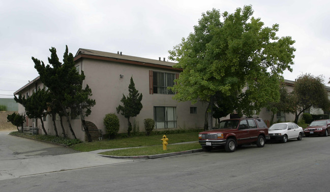 570 E Pleasant St in Long Beach, CA - Foto de edificio - Building Photo