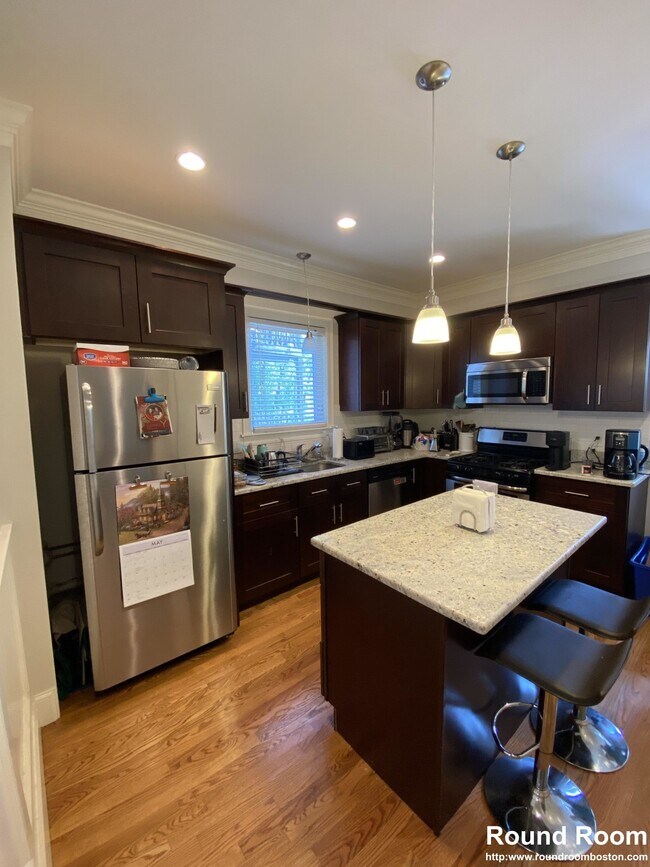 12 Athol St, Unit 2