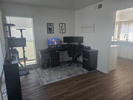 210 Trellis Pl in Richardson, TX - Building Photo