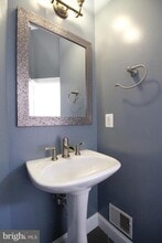3800 Elmwood Towne Way in Alexandria, VA - Building Photo - Building Photo