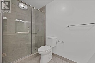 15 Glebe St in Cambridge, ON - Building Photo - Building Photo
