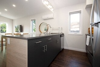 575 Warsaw Avenue Apartments in Winnipeg, MB - Building Photo - Building Photo