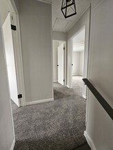 6508 Midfield Dr in Fort Wayne, IN - Foto de edificio - Building Photo