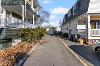 73 Bayside Ave in Warwick, RI - Building Photo - Building Photo