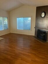 3437 Viking Dr in Sacramento, CA - Foto de edificio - Building Photo