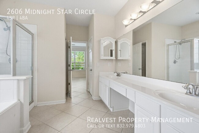 2606 Midnight Star Cir in Friendswood, TX - Foto de edificio - Building Photo