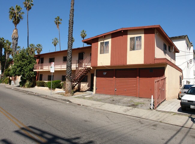 724 N Mariposa Ave in Los Angeles, CA - Foto de edificio - Building Photo