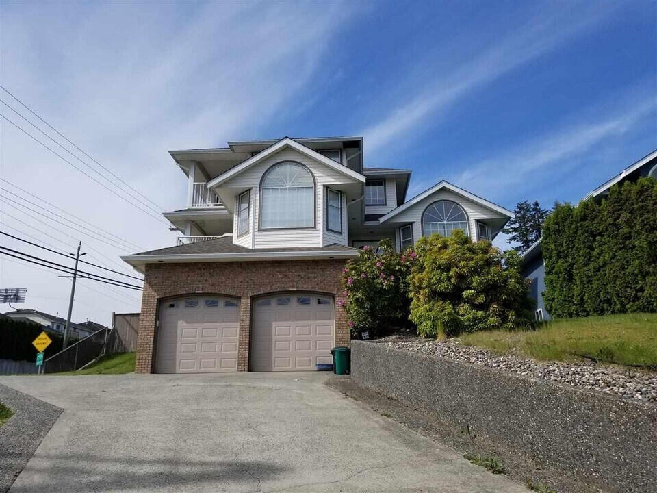 32811 Best Ave in Mission, BC - Building Photo