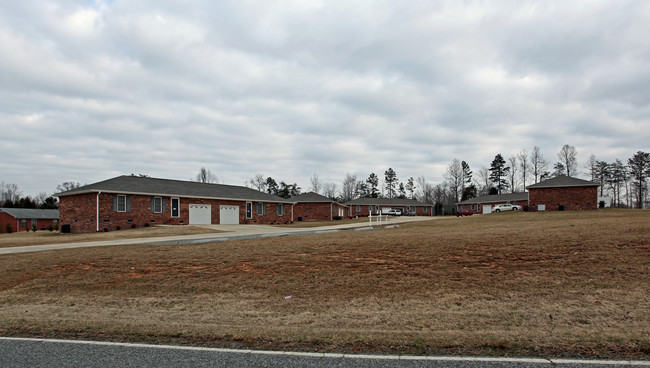 301 Freedom Ln in Lexington, NC - Building Photo - Building Photo