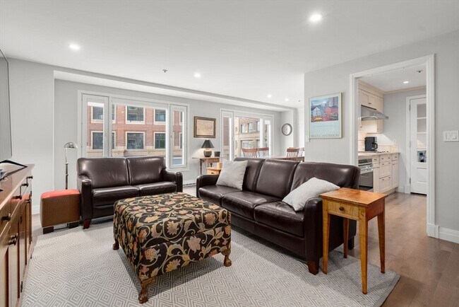 property at 20 Rowes Wharf