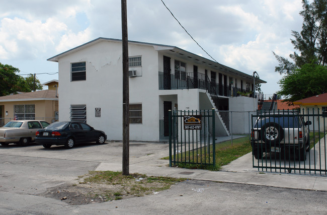 790 NW 35th St in Miami, FL - Building Photo - Building Photo