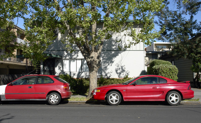 138 Jackson Ave in Redwood City, CA - Building Photo - Building Photo