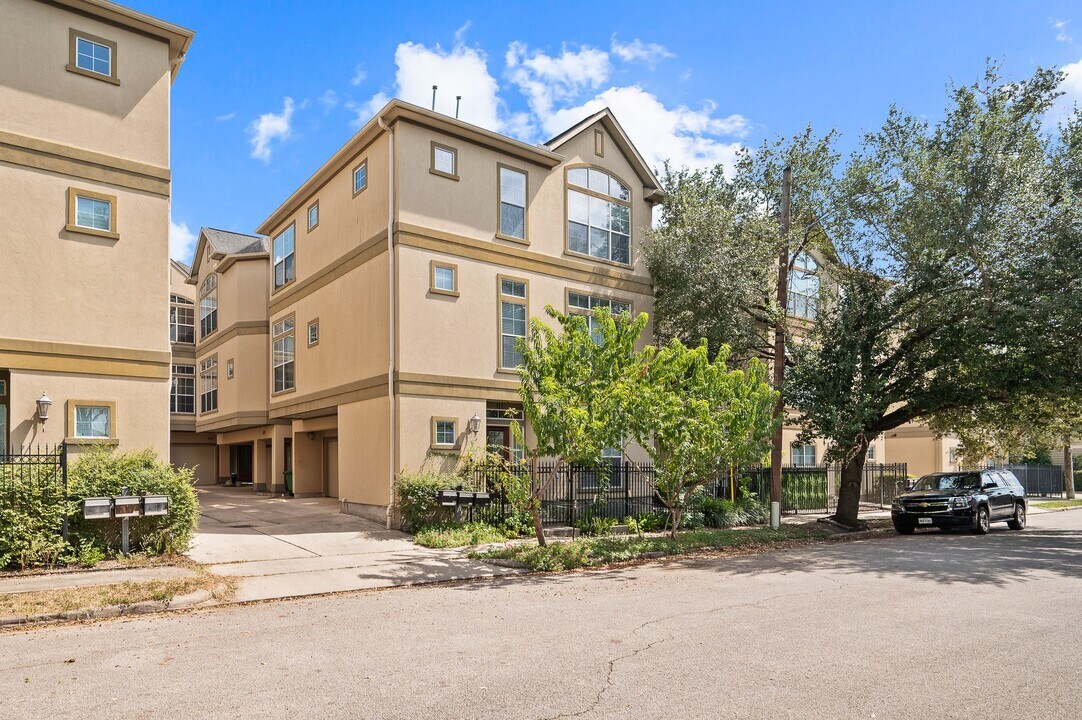 418 Fowler St in Houston, TX - Building Photo