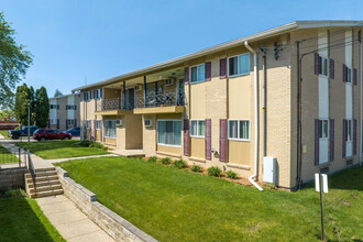 MadGrey Apartments in Lansing, MI - Foto de edificio - Building Photo