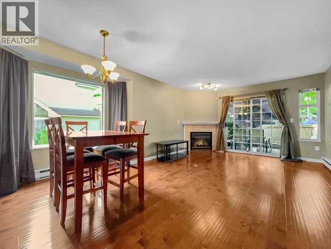 7175 18th Ave in Burnaby, BC - Building Photo - Building Photo