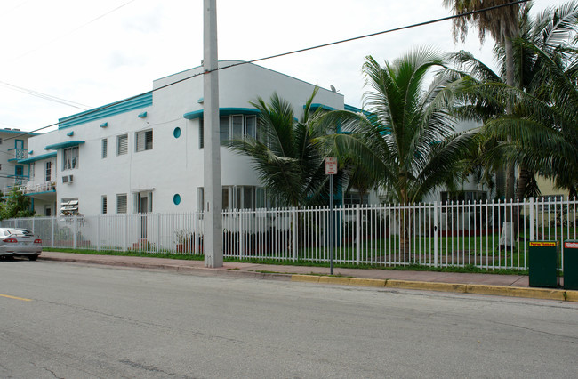 557 Michigan Ave in Miami Beach, FL - Building Photo - Building Photo