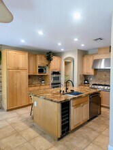 333 Foothill Dr in Brentwood, CA - Foto de edificio - Building Photo