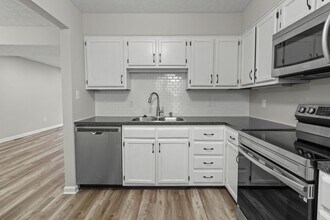 6683 N College Ave in Indianapolis, IN - Building Photo - Building Photo