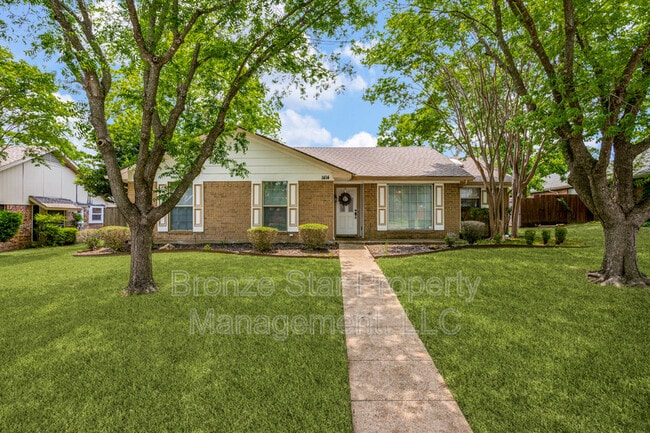 1414 Woodcreek Dr