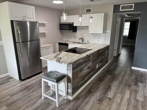 311 Chatham O in West Palm Beach, FL - Building Photo - Building Photo