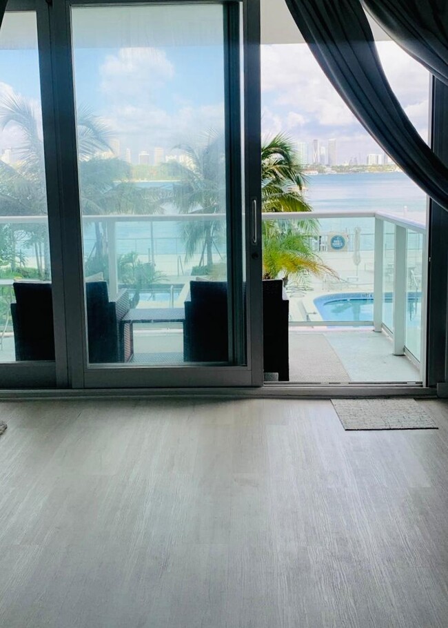 1000 West Ave, Unit 218