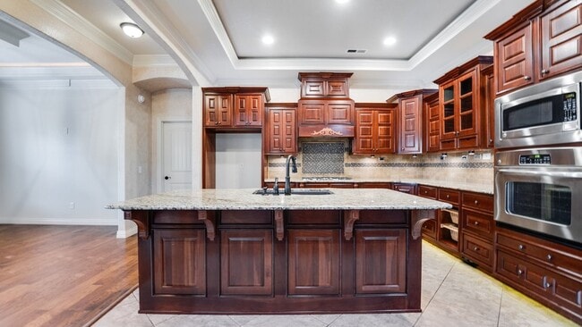 property at 2606 SW Glenn Ridge Rd