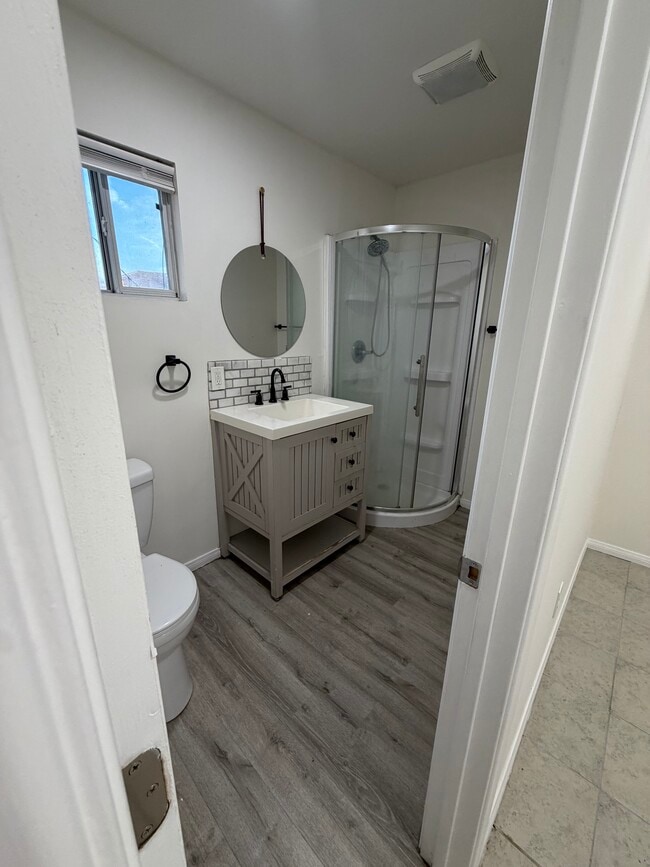 3583 Burton Ave, Unit Cozy 1bd with private entrance in Lynwood, CA - Building Photo - Building Photo