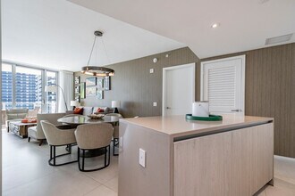 4111 S Ocean Dr in Hollywood, FL - Foto de edificio - Building Photo