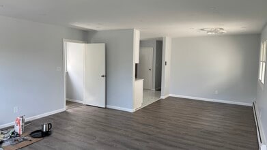 627 Avenue E, Unit Floor 2 in Bayonne, NJ - Building Photo - Building Photo