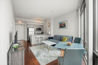 790 Bay St. in Toronto, ON - Building Photo - Building Photo