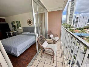 364 Seaside Ave in Honolulu, HI - Building Photo - Building Photo