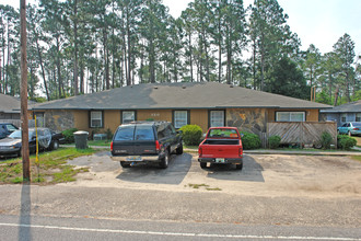 320 Crow Rd in Pensacola, FL - Building Photo - Building Photo