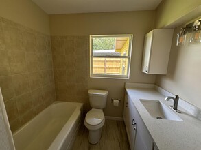 3335 Dudley St in Sarasota, FL - Building Photo - Building Photo