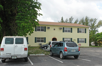 430 NW 41st St in Fort Lauderdale, FL - Building Photo - Building Photo