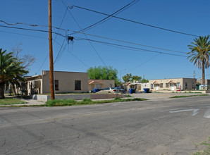 301-313 W 44th St in Tucson, AZ - Foto de edificio - Building Photo