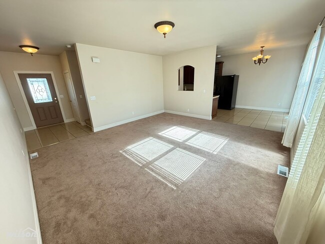 7116 W Mead Ave in Yakima, WA - Building Photo - Building Photo