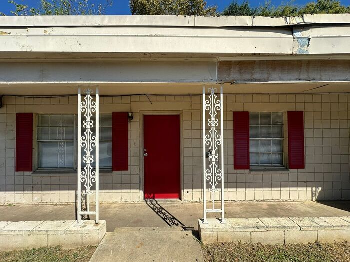 210 Ruby Ln in Longview, TX - Building Photo