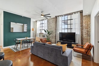 527 St Joseph St, Unit SI ID1265373P in New Orleans, LA - Building Photo - Building Photo