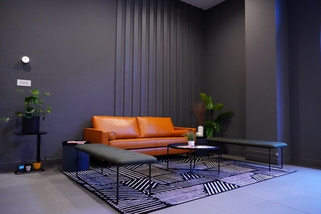 SOLO on Chestnut - 4233 in Philadelphia, PA - Building Photo - Building Photo