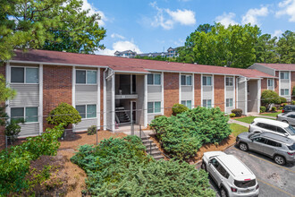 Mountain Woods Apartments in Birmingham, AL - Building Photo - Building Photo