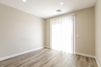 4477 Oberlander Ave in North Las Vegas, NV - Building Photo - Building Photo