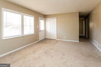 5272 Norman Blvd in Atlanta, GA - Building Photo - Building Photo