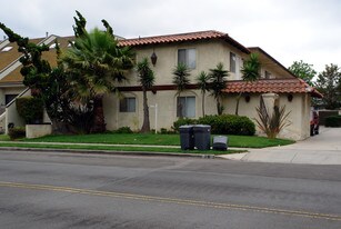 318 W Imperial Ave in El Segundo, CA - Building Photo