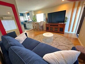 4749 Niagara Ave in San Diego, CA - Building Photo - Building Photo