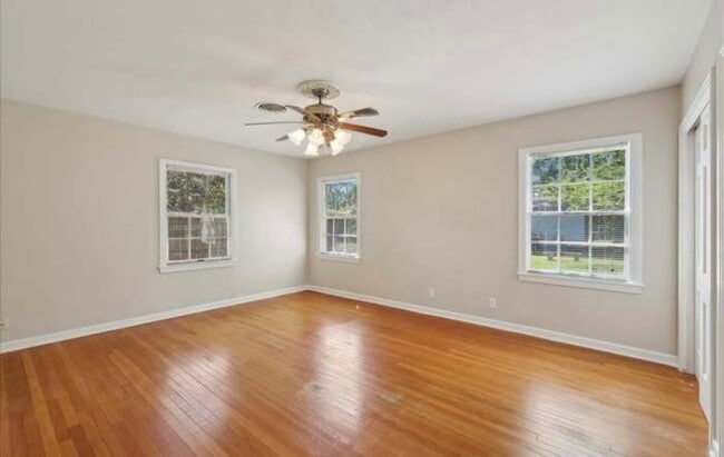 property at 1235 Elaine Dr