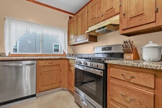 32 Beloit Rd in Dedham, MA - Building Photo - Building Photo