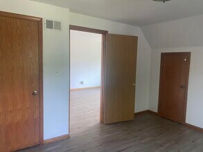 4834 N 76th St, Unit Upper in Milwaukee, WI - Foto de edificio - Building Photo